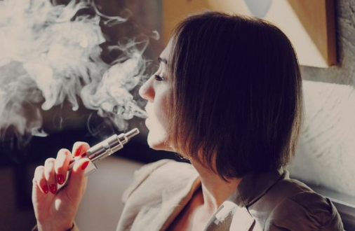 電子菸真相白皮書：在「成癮浪潮」與「科學減害」間的深度博弈